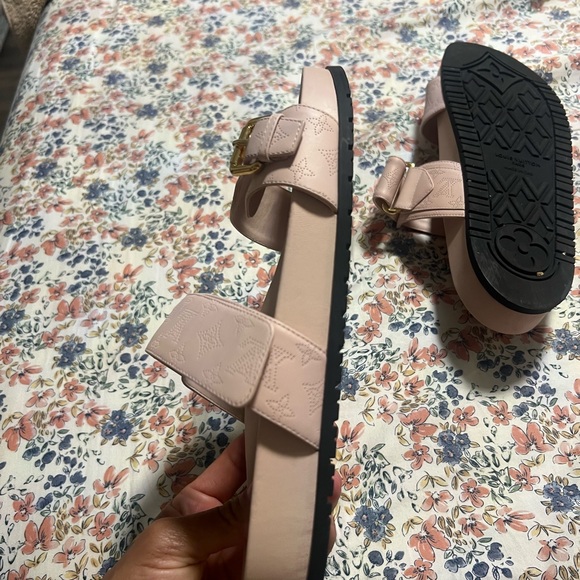 Authentic Louis Vuitton Bom Día Flat Mules - Picture 5 of 7